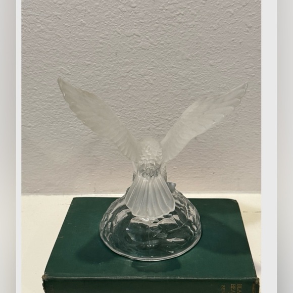 Vintage/Antique Crystal Frosted Eagle w/ Unknown Maker Marking - Picture 2 of 10